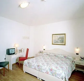 Eco Zanella Hotel Nago
